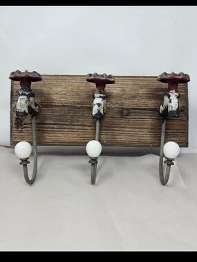 Farmhouse Industrial 3 Water Faux Faucet Wall Hooks Iron-Mounted On Wood Decor